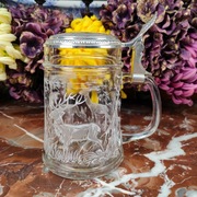 Szklany myśliwski kufel z pokrywką - Jeleń z łaniami oraz Dzik - 0,5 L