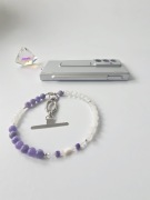 Biżuteryjna smycz do telefonu Jadeit fioletowy i biały.Mattè Prism handmade