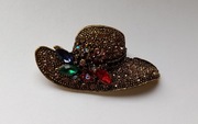 Metalowa broszka Kapelusz 