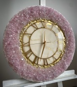 Zegary z drewnem i żywicą