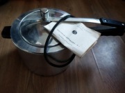 srebrny szybkowar 4L