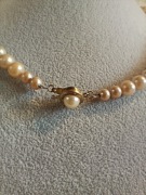 Naszyjnik ze sztucznych pereł. Biżuteria z lat 60-70. Stan dobry.