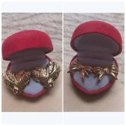 2 pary kolczyki serce i kokardki kolor złoty wkręty sztyfty stal okazja