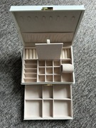 SZKATUŁKA NA BIŻUTERIĘ KUFEREK PUDEŁKO ORGANIZER DUŻY BIAŁY