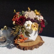 Piękny bukiet jesienny z dyniami