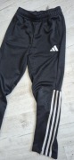 / ADIDAS FIRMOWE SPODNIE DRESOWE  140