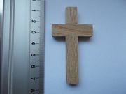 Drewniany mały dębowy krzyż na ścianę 6,5x3,5 cm
