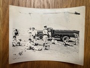 Zdjęcie z ZSRR. Żołnierze przebierający się. Ciężarówka. (1934)  