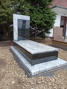 Nagrobek granitowy 