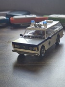 Klocki Cobi Fiat 125p ambulans, kompatybilne z Lego