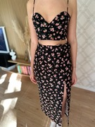 Czarny komplet kwiatki spódnica ołówkowa midi crop top gorset Zara M 