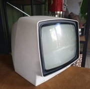 Stary telewizor turystyczny Neptun 150