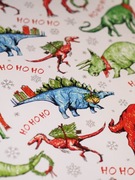 Papier do pakowania "Świąteczne dinozaury", 101,6 cm x 1 m