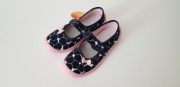 Nowe kapcie viggami buty 33 dziewczęce z różową kokardką
