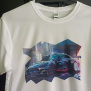 Koszulka sportowa z nadrukiem Nissan GTR – moc legendy na Twoim treningu! 