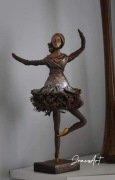 Figurka baletnica-praca ręczna 