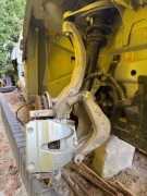 VOLVO XC60 II KOMPLET PRZÓD PRAWA  ZWROTNICA WAHACZ TARCZA ZACISK