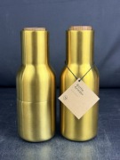 Kultowy Zestaw Młynków MENU Bottle Grinder – Szczotkowany Mosiądz / Orzech