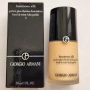 Giorgio Armani Luminous silk perfect glow Podkład do twarzy nr 3  30ml