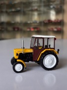 Model traktor 1:43 Ursus C-330