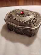 Kasetka na biżuterię z PRL-u 