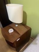 Szafka nocna z lampką