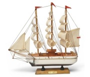 Drewniany Statek Żaglowiec DAR POMORZA model 33cm