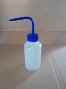 Tryskawka LDPE elastyczna, nakrętka niebieska poj. 150 ml spryskiwacz