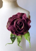 Broszka ręcznie filcowana. Prezent, wełna merino, Boho, kwiat, róża.