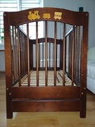 Łóżeczko dziecięce z szufladą marki Klupś