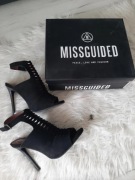 Missguided czarne szpilki ażurowe plecione 39