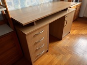 Biurko solidne, nic nie stuka, nic nie puka