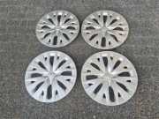 Kołpaki 15" Toyota Yaris IV  2024 komplet 4 szt. oryginał stan bardzo dobry