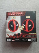 Marvel Deadpool lampka ścienno biurkowa, logo, maska, 20cm