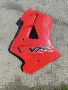 Owiewka prawa honda vfr 800 fi RC46 98-2001