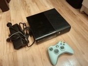 Xbox 360 E – konsola + pad | 250GB | sprawna 