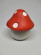 Ręcznie robiona gipsowa szkatułka grzybek Muchomorek