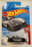 Hot Wheels 15 Mazda MX-5 Miata
