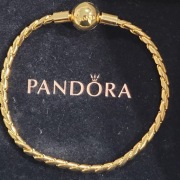 Bransoletka Pandora złota 17 rozmiar 