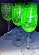 Szkło uranowe secesja kryształowe kieliszki białego wina 6 szt pantograf