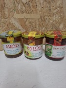 Zestaw trzech naturalnych miodow