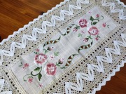 Haftowana serweta z koronką 53x29