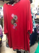 Czerwona tunika biust 150/150 kwiaty uniwersalna