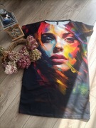 Sukienka z pięknym nadrukiem 