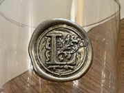 Ładna szklanka z literą L