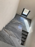 Granitowe schody wewnętrzne z kamienia naturalnego