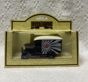 LLEDO Autko do kolekcji 1934 Chevrolet Van CHERRY BLOSSOM