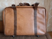 Stara walizka skórzana 