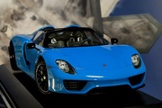 AutoArt PORSCHE 918 Spyder Weissach Package (Riviera Blue) 1:18