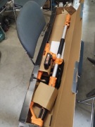 Akumulatorowe nożyce do żywopłotu z wysięgnikiem do 4m. Nowe